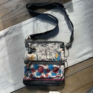 Vintage Sakroots Crossbody Bag | Peace & Nature Print